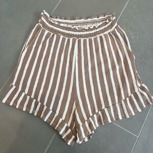 Striped ruffle shorts
